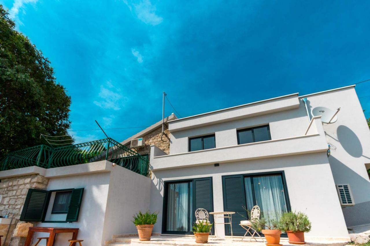 Villa O'Zrna Klis ภายนอก รูปภาพ